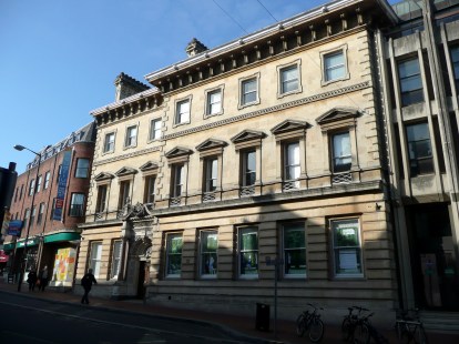 Former_Simonds_Bank,_Kings_Road,_Reading