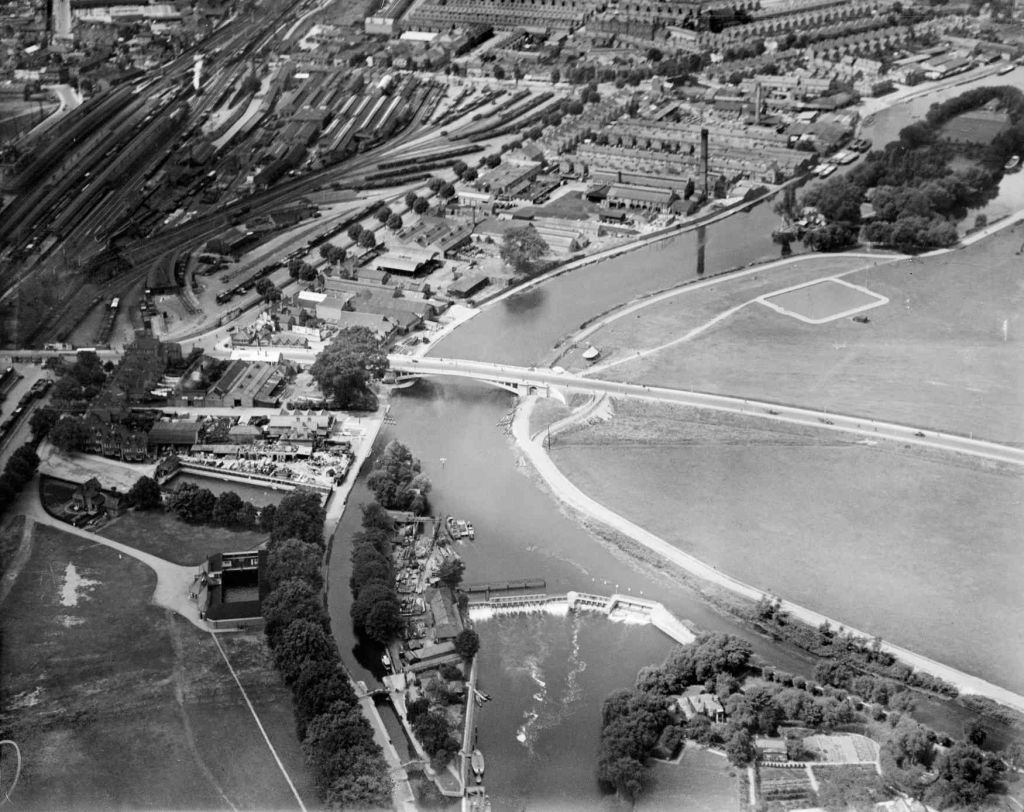 Old image of Reading Bridge